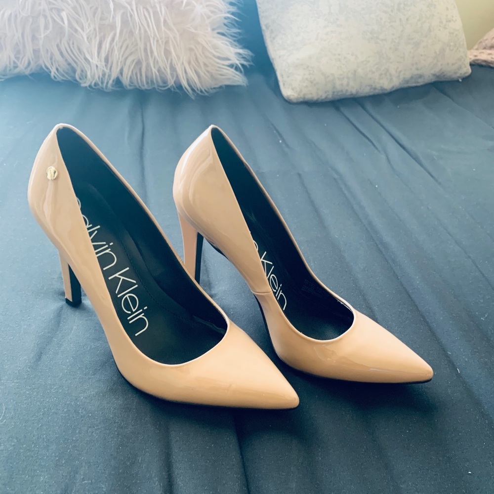 Calvin Klein leather pumps
